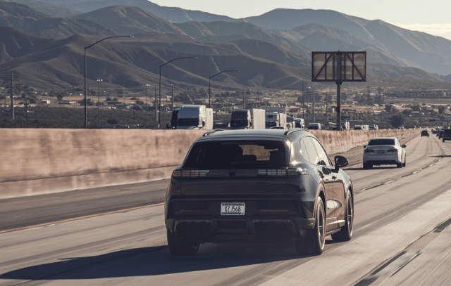 Cayenne Electric фото